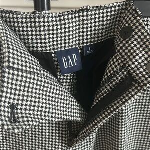 Women’s Black and White Houndstooth Trouser